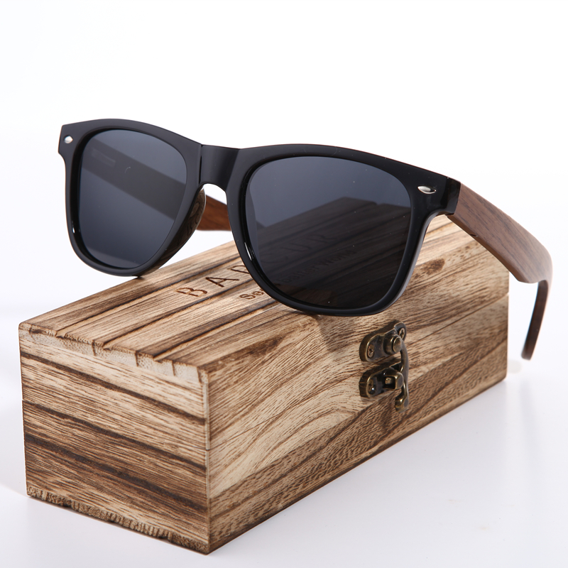 Drewniane okulary przeciwsłoneczne